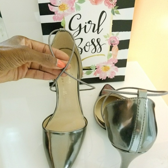 Heels - Picture 2 of 3